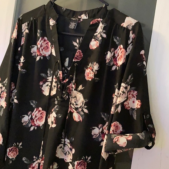 Black Floral Flirty & Fun Top - Picture 2 of 7